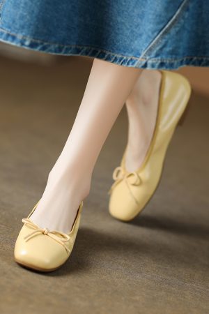 Super Soft Genuine Leather Square Toe Bowknot Slip-On Low Heel Grandma Shoes - Trendy Vintage Style for Comfort and Elegance