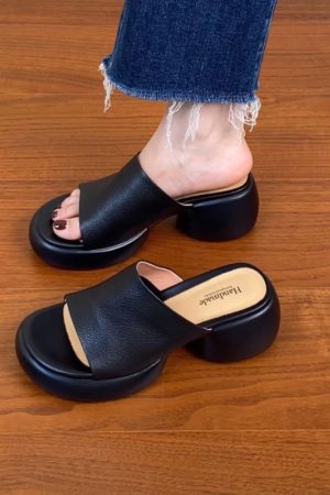 Super Soft Lambskin Chunky Heel One-Strap Outdoor Sandals for Women - Summer 2025 Thick-Soled High Heels, Trendy Fashion Footwear.