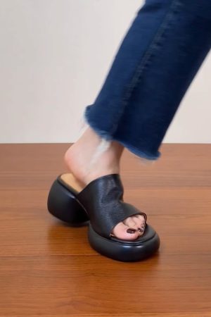 Super Soft Lambskin Chunky Heel One-Strap Outdoor Sandals for Women - Summer 2025 Thick-Soled High Heels, Trendy Fashion Footwear.