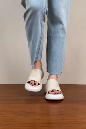 Super Soft Lambskin Chunky Heel One-Strap Outdoor Sandals for Women - Summer 2025 Thick-Soled High Heels, Trendy Fashion Footwear.