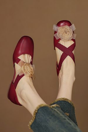 Sweet Cross Strap Ballet Flats with Side Cutout - Women's Fairy Fashion Shoes in Niche Designer Style