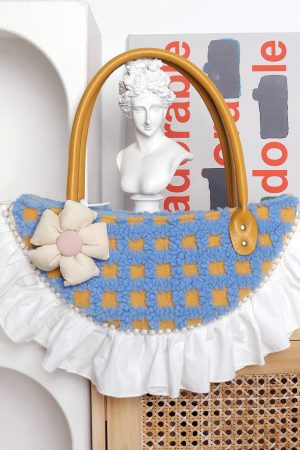 Sweet Cute Woolen Fan-Shaped Tote Underarm Handbag for Autumn Winter - Trendy High-End Fashion Accessory