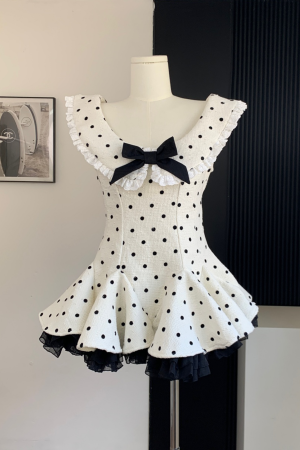 Sweet Girl Roco French Academy Polka Dot Bow High-End Ruffled Puff Skirt for a Chic, Age-Reducing 90s Style Look