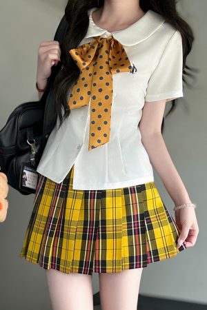 Sweet Waist-Defining Slim Fit Women's Short Sleeve JK Uniform Shirt Top with Pudding Bear Design - Summer College Style