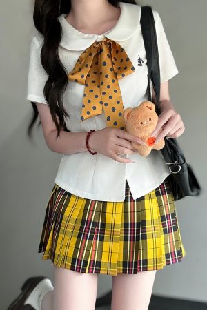 Sweet Waist-Defining Slim Fit Women's Short Sleeve JK Uniform Shirt Top with Pudding Bear Design - Summer College Style