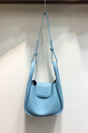 Textured Commuter Women's Handheld Vegetable Basket Bag - Stylish Water Bucket Shoulder Crossbody Tote for Everyday Use