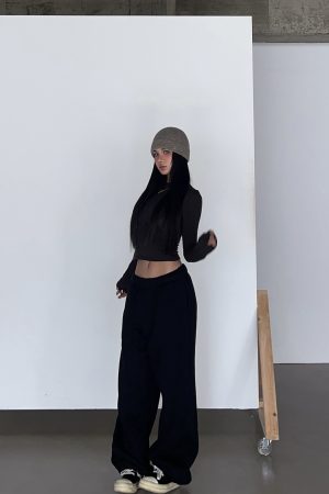 Thick Fleece 2-in-1 Butt-Lifting Sweatpants for Cold Weather, Narrow Waist Drawstring, Super Warm, Available in 3 Colors