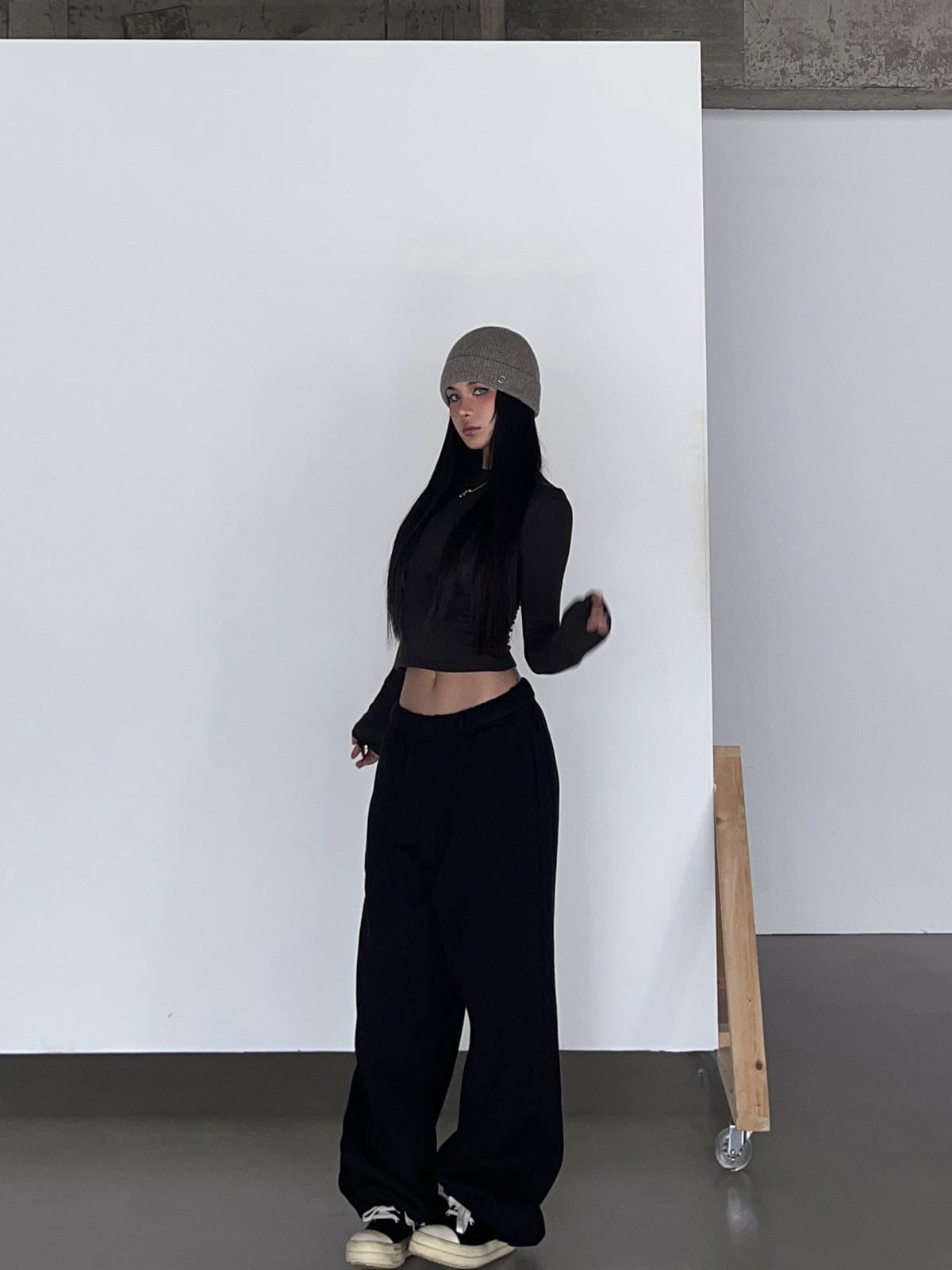 Thick Fleece 2-in-1 Butt-Lifting Sweatpants for Cold Weather, Narrow Waist Drawstring, Super Warm, Available in 3 Colors Thick Fleece 2-in-1 Butt-Lifting Sweatpants for Cold Weather, Narrow Waist Drawstring, Super Warm, Available in 3 Colors