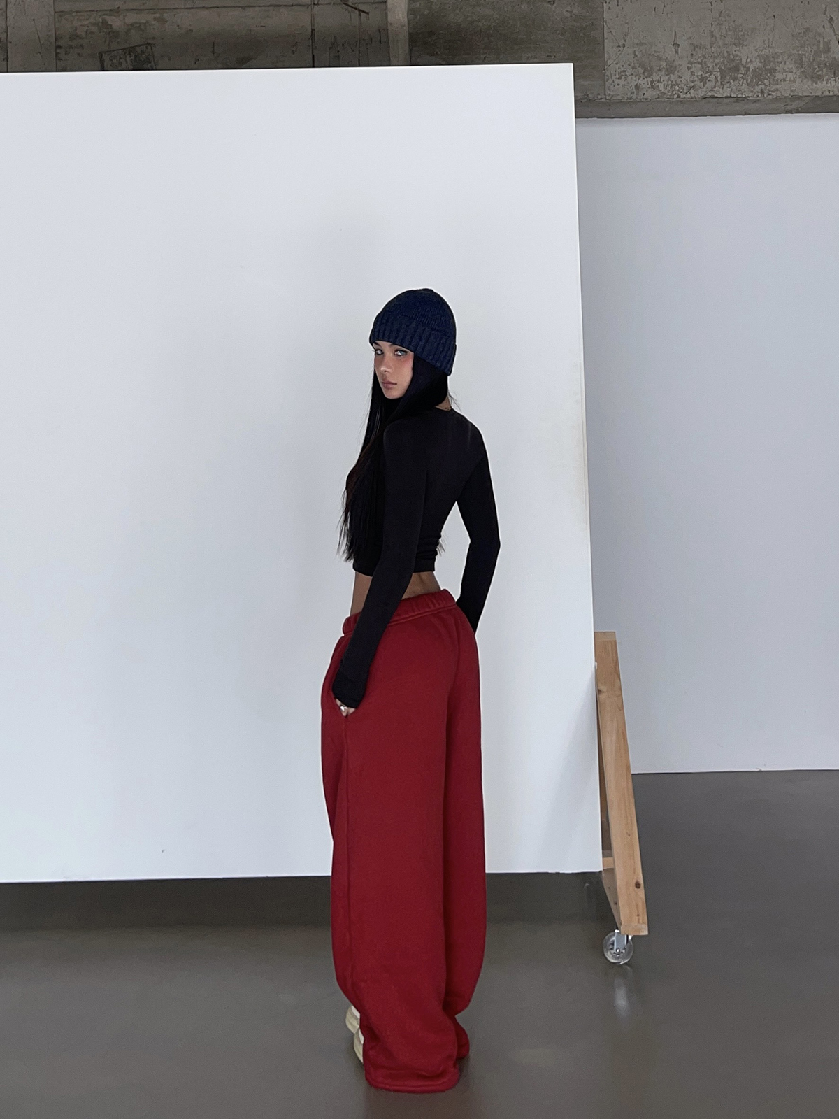 Thick Fleece 2-in-1 Butt-Lifting Sweatpants for Cold Weather, Narrow Waist Drawstring, Super Warm, Available in 3 Colors Thick Fleece 2-in-1 Butt-Lifting Sweatpants for Cold Weather, Narrow Waist Drawstring, Super Warm, Available in 3 Colors