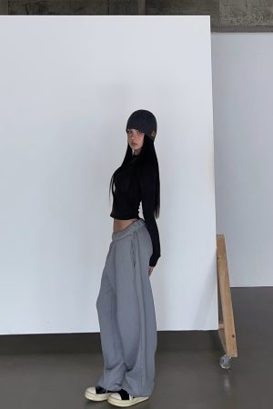 Thick Fleece 2-in-1 Butt-Lifting Sweatpants for Cold Weather, Narrow Waist Drawstring, Super Warm, Available in 3 Colors