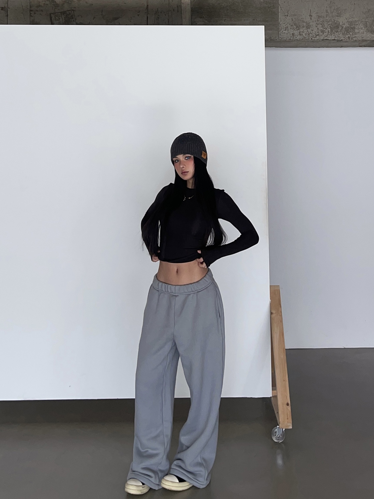 Thick Fleece 2-in-1 Butt-Lifting Sweatpants for Cold Weather, Narrow Waist Drawstring, Super Warm, Available in 3 Colors Thick Fleece 2-in-1 Butt-Lifting Sweatpants for Cold Weather, Narrow Waist Drawstring, Super Warm, Available in 3 Colors