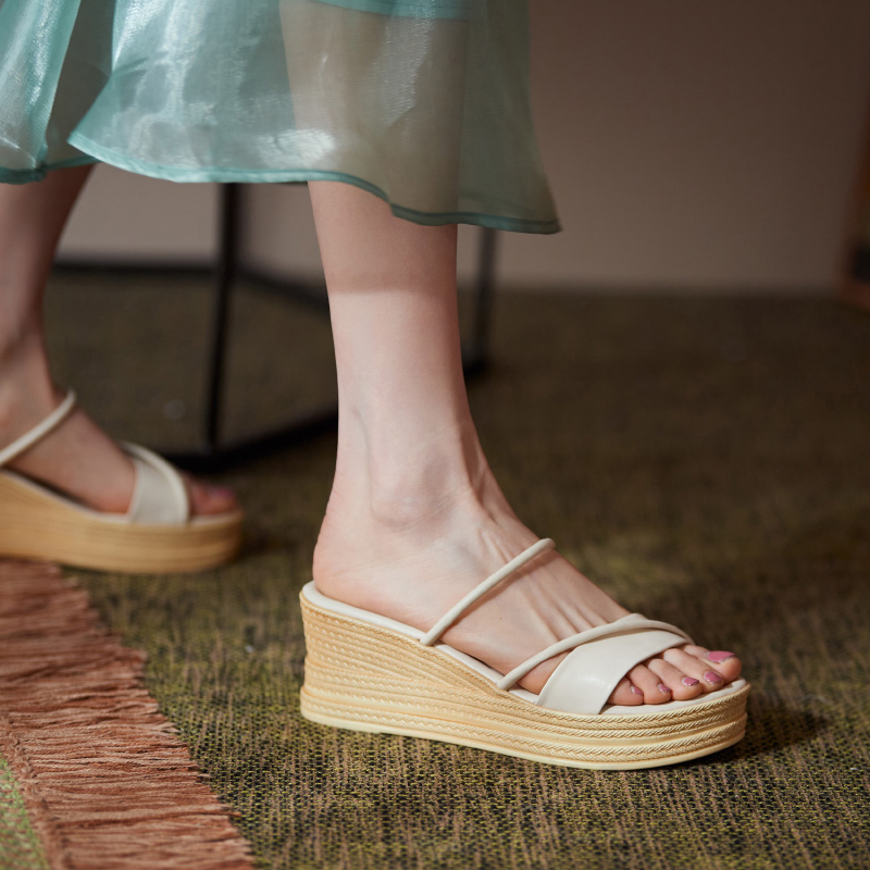 Thick-Soled Genuine Leather Wedge Sandals for Women - Fashionable High-Heeled Platform Slippers, Summer Style Thick-Soled Genuine Leather Wedge Sandals for Women - Fashionable High-Heeled Platform Slippers, Summer Style