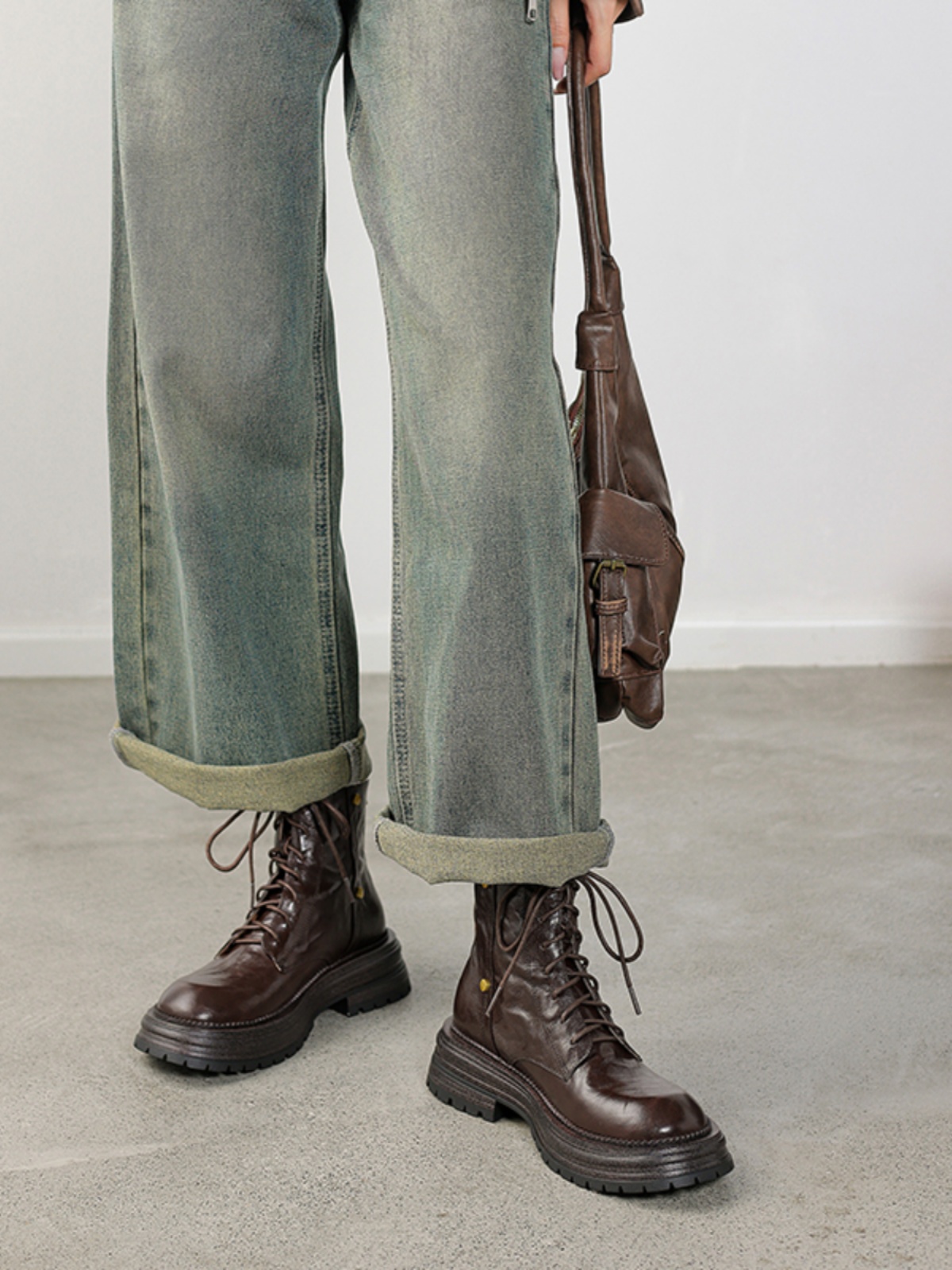 Thick-Soled Lace-Up Brown Martin Boots for Women - Small Lambskin Round-Toe Short Boots for Autumn Winter 2024 Thick-Soled Lace-Up Brown Martin Boots for Women - Small Lambskin Round-Toe Short Boots for Autumn Winter 2024