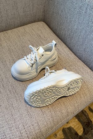 Thick-Soled Lace-Up Casual Sneakers for Women, Height-Increasing White Shoes for Spring 2025, Trendy Outdoor Footwear