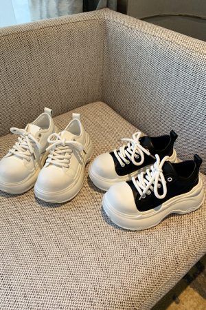 Thick-Soled Lace-Up Casual Sneakers for Women, Height-Increasing White Shoes for Spring 2025, Trendy Outdoor Footwear