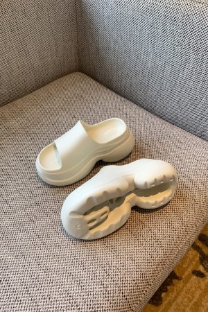 Thick-Soled One-Strap Sandals for Women - Summer 2025 Versatile Height-Increasing Slippers for Petite Figures, Non-Slip Design