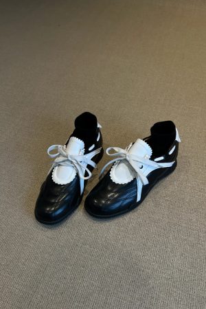 Thick-Soled Sporty Mary Jane Shoes for Women - Color-Blocked Retro Lace-Up Casual Footwear, Round-Toe Comfort