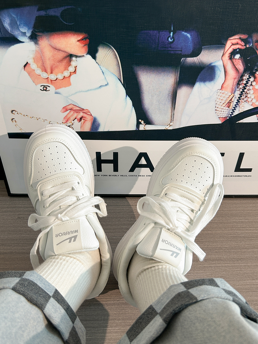 Thick-Soled White Bread Loaf Shoes for Women - Breathable, Versatile Spring/Summer Style, Height-Increasing Platform Sneakers Thick-Soled White Bread Loaf Shoes for Women - Breathable, Versatile Spring/Summer Style, Height-Increasing Platform Sneakers