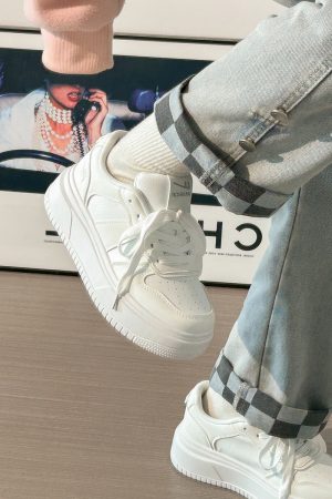 Thick-Soled White Bread Loaf Shoes for Women - Breathable, Versatile Spring/Summer Style, Height-Increasing Platform Sneakers