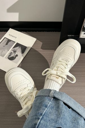 Thick-Soled White Mesh Shoes for Women - Summer 2025 New Style, Breathable, Height-Increasing, Versatile Big Toe Design