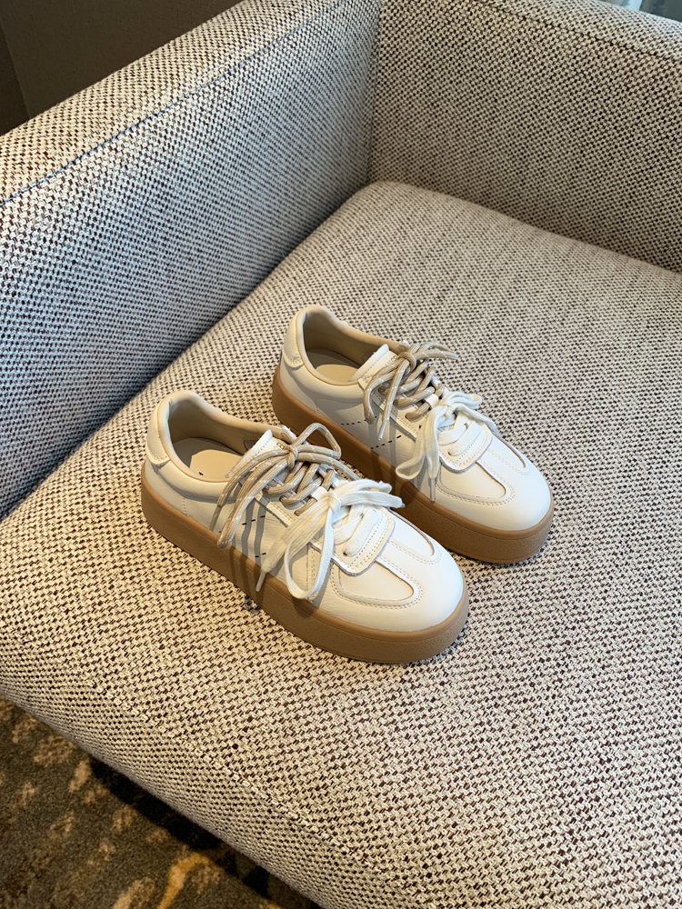 Thick-Soled White Sneakers for Women - 2025 Spring Korean Style Lace-Up Casual Board Training Shoes Thick-Soled White Sneakers for Women - 2025 Spring Korean Style Lace-Up Casual Board Training Shoes