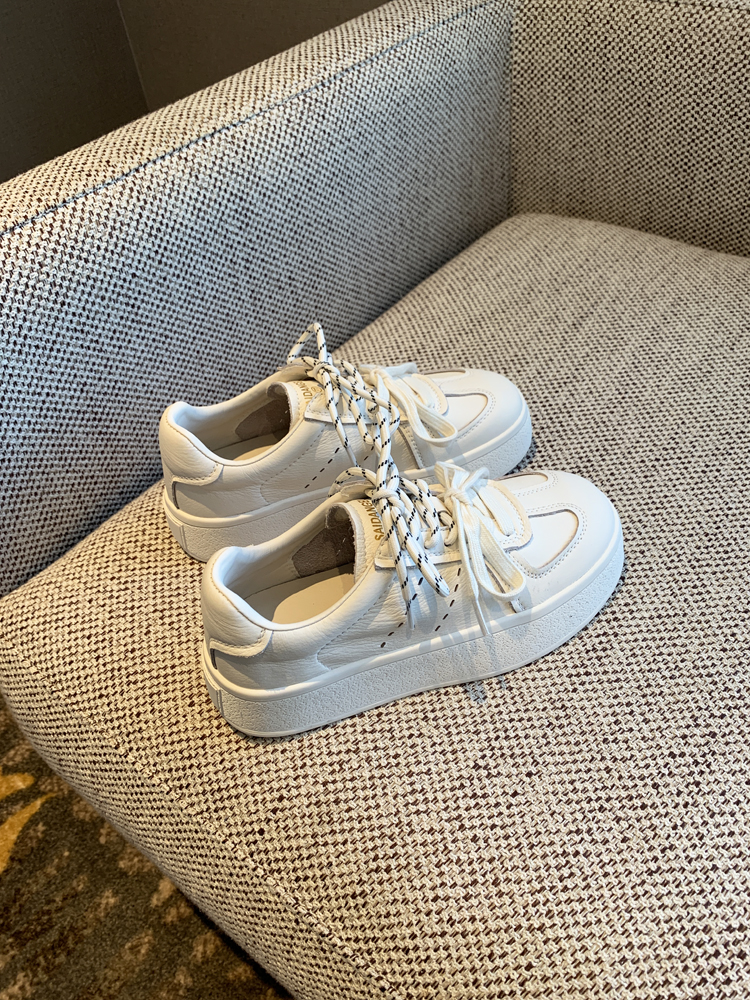 Thick-Soled White Sneakers for Women - 2025 Spring Korean Style Lace-Up Casual Board Training Shoes Thick-Soled White Sneakers for Women - 2025 Spring Korean Style Lace-Up Casual Board Training Shoes