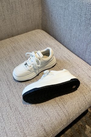 Thick-Soled White Sneakers for Women - 2025 Spring Lace-Up Retro Casual Shoes with Metal Buckle, Versatile Canvas Footwear