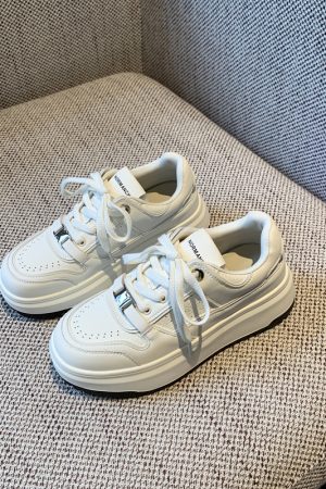 Thick-Soled White Sneakers for Women - 2025 Spring Lace-Up Retro Casual Shoes with Metal Buckle, Versatile Canvas Footwear
