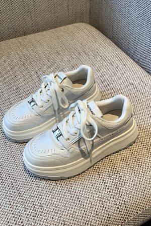 Thick-Soled White Sneakers for Women - 2025 Spring Lace-Up Retro Casual Shoes with Metal Buckle, Versatile Canvas Footwear