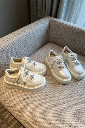 Thick-Soled White Sneakers for Women - 2025 Spring Platform Lace-Up Casual Skate Shoes, Lightweight and Versatile Height-Increasing Style