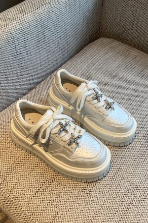 Thick-Soled White Sneakers for Women - 2025 Spring Platform Lace-Up Casual Skate Shoes, Lightweight and Versatile Height-Increasing Style