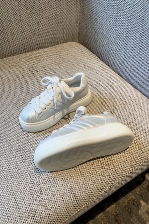 Thick-Soled White Sneakers for Women - 2025 Spring Shell Toe Casual Board Shoes, Versatile Fashionable Bread Shoes