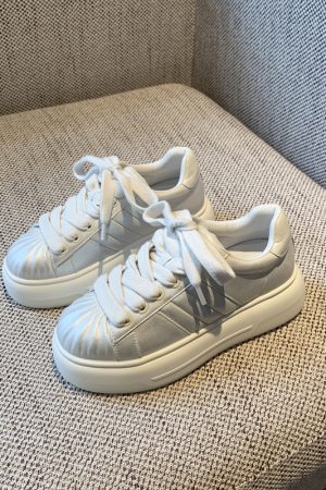 Thick-Soled White Sneakers for Women - 2025 Spring Shell Toe Casual Board Shoes, Versatile Fashionable Bread Shoes