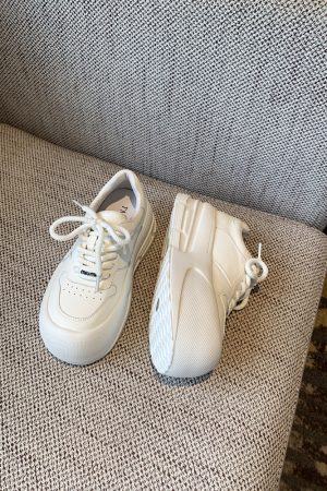 Thick-Soled White Sneakers for Women, 2025 Korean Lace-Up Casual Sports Shoes, Versatile Trendy Board Sneakers