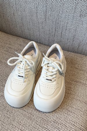 Thick-Soled White Sneakers for Women, 2025 Korean Lace-Up Casual Sports Shoes, Versatile Trendy Board Sneakers