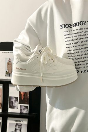 Thick-Soled White Sneakers for Women, 2025 Summer Minimalist Design, Trendy Big-Toe Breathable Shoes