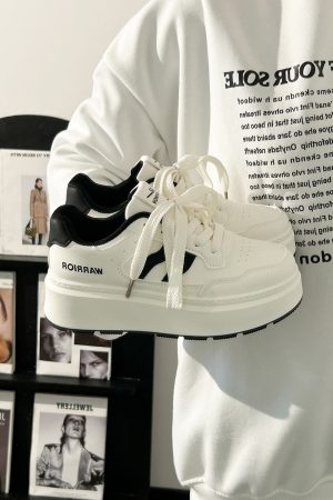 Thick-Soled White Sneakers for Women, 2025 Summer Minimalist Design, Trendy Big-Toe Breathable Shoes