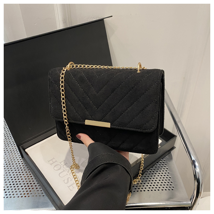 Trendy 2025 Women's Textured Chain Shoulder Crossbody Bag - Retro Small Square Design, Versatile Fashion Accessory Trendy 2025 Women's Textured Chain Shoulder Crossbody Bag - Retro Small Square Design, Versatile Fashion Accessory