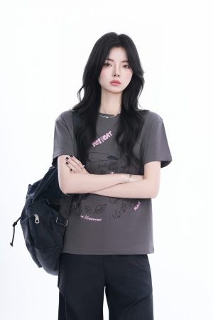 Trendy American Retro Short-Sleeve Cropped T-Shirt for Women â€“ Stylish Petites, Y2K Fashion Essential