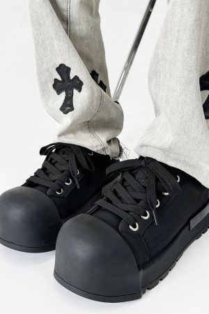 Trendy Black Knight Mickey Sneakers for Men, High Street Shell Toe Shoes, 90s Inspired Couple Fat Bread Sneakers