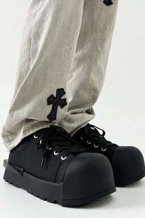 Trendy Black Knight Mickey Sneakers for Men, High Street Shell Toe Shoes, 90s Inspired Couple Fat Bread Sneakers