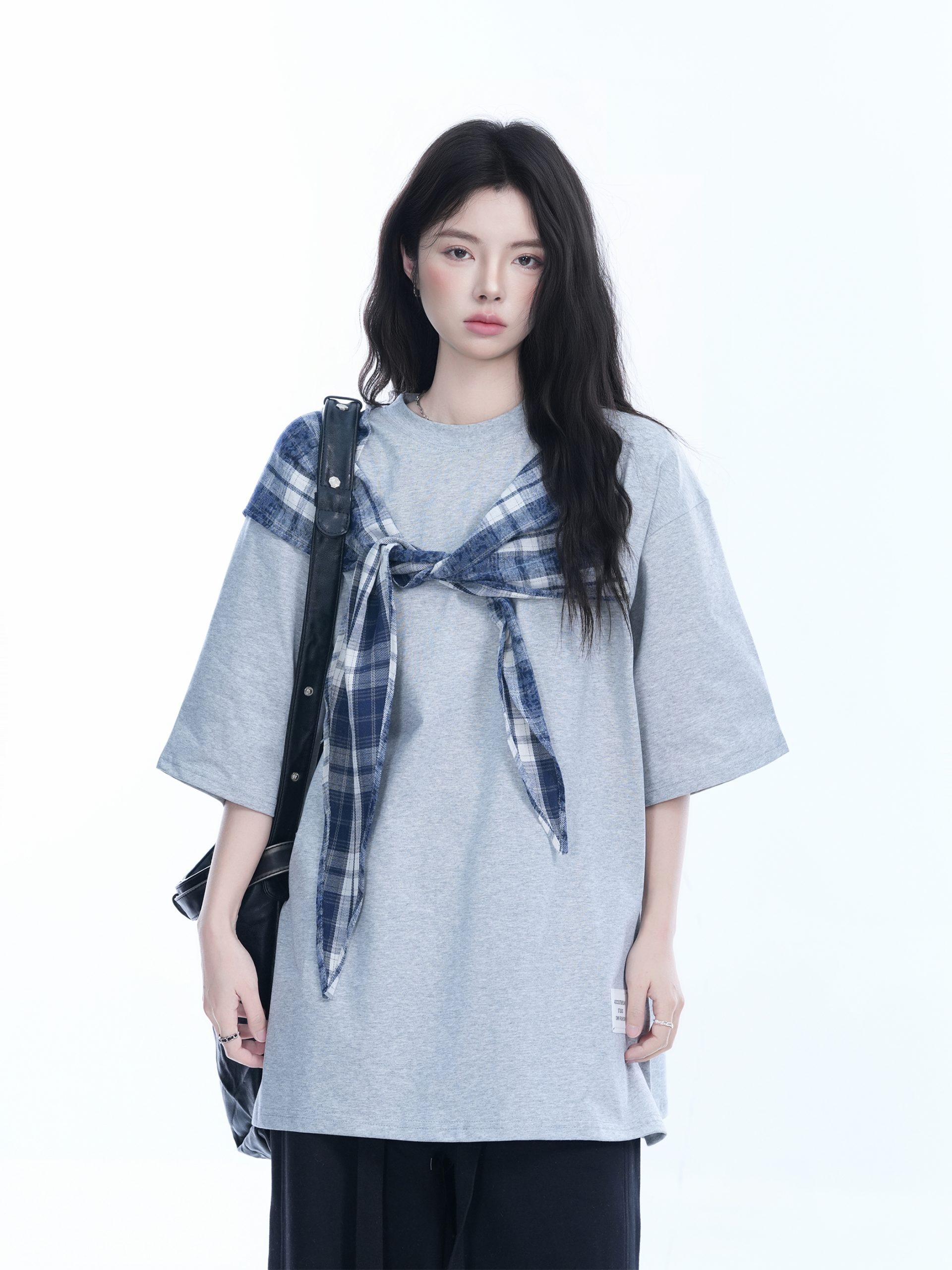 Trendy Black Short Sleeve T-shirt for Women with Butterfly Knot Spliced Design - American Style Loose Fit Top Trendy Black Short Sleeve T-shirt for Women with Butterfly Knot Spliced Design - American Style Loose Fit Top