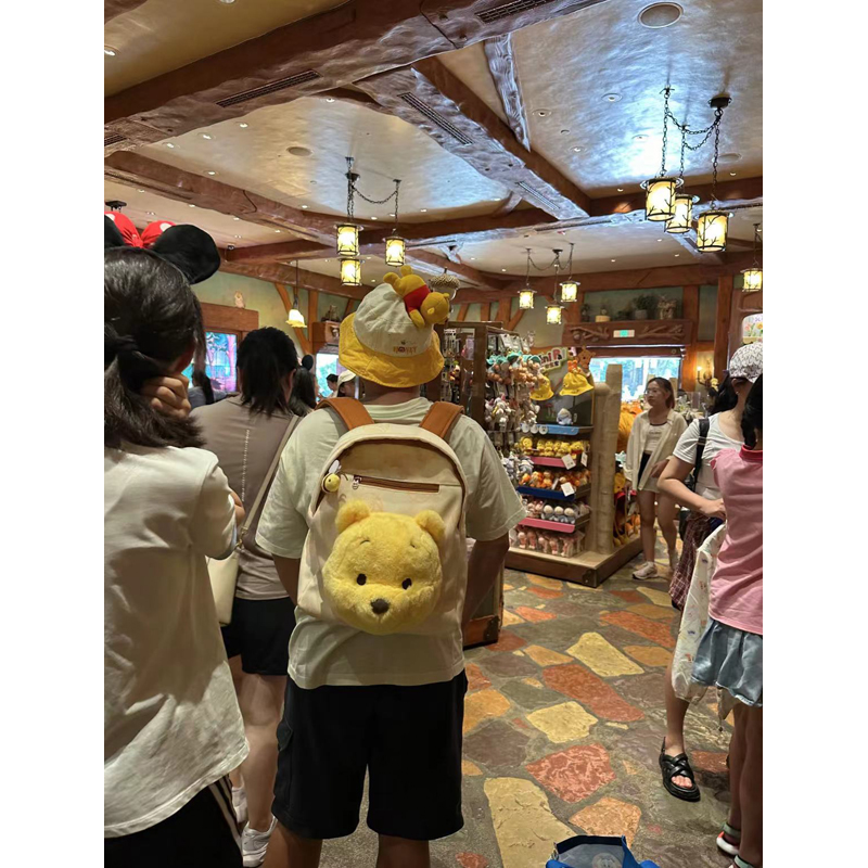 Trendy Cartoon Winnie the Pooh Plush Backpack - Large Capacity Shoulder Bag for School, Autumn and Winter Fashion Trendy Cartoon Winnie the Pooh Plush Backpack - Large Capacity Shoulder Bag for School, Autumn and Winter Fashion