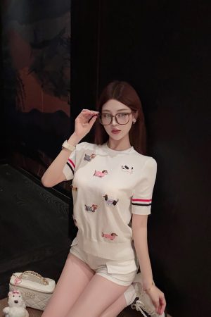 Trendy Casual Knitted Small Dog T-Shirt - Fashionable Pet Apparel for Stylish Dogs