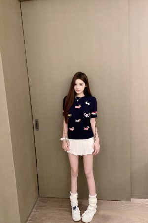 Trendy Casual Knitted Small Dog T-Shirt - Fashionable Pet Apparel for Stylish Dogs