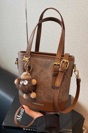 Trendy Color-Blocking Shoulder Crossbody Bucket Bag - Versatile Spliced Design for Women 2025