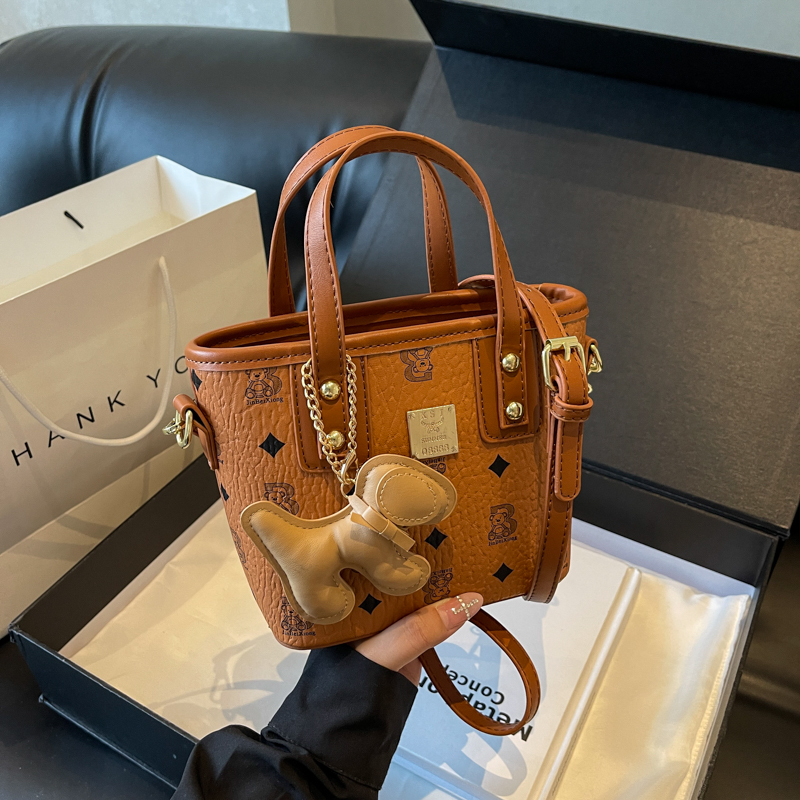 Trendy High-End Small Handbag for Women - Fashionable Commuting Tote Bucket Bag, 2025 Style, Versatile Shoulder Crossbody Bag Trendy High-End Small Handbag for Women - Fashionable Commuting Tote Bucket Bag, 2025 Style, Versatile Shoulder Crossbody Bag