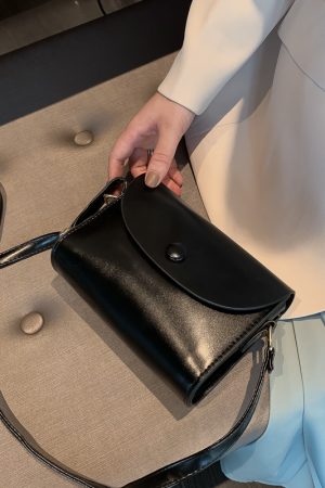 Trendy Korean Mini Shoulder Crossbody Bag for Women, Retro Phone Bag, Versatile Spring/Summer Design, New Model 2025