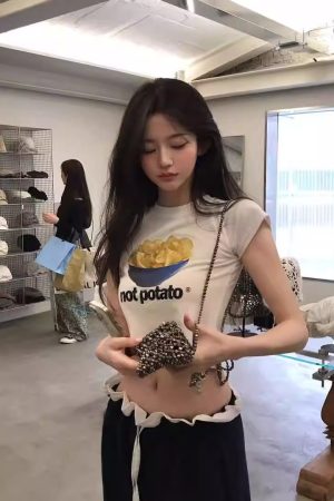 Trendy Korean Style Potato Chip Print Cropped Slim Fit Short Sleeve T-Shirt for Women - Fun and Comfortable Fashion