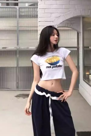 Trendy Korean Style Potato Chip Print Cropped Slim Fit Short Sleeve T-Shirt for Women - Fun and Comfortable Fashion